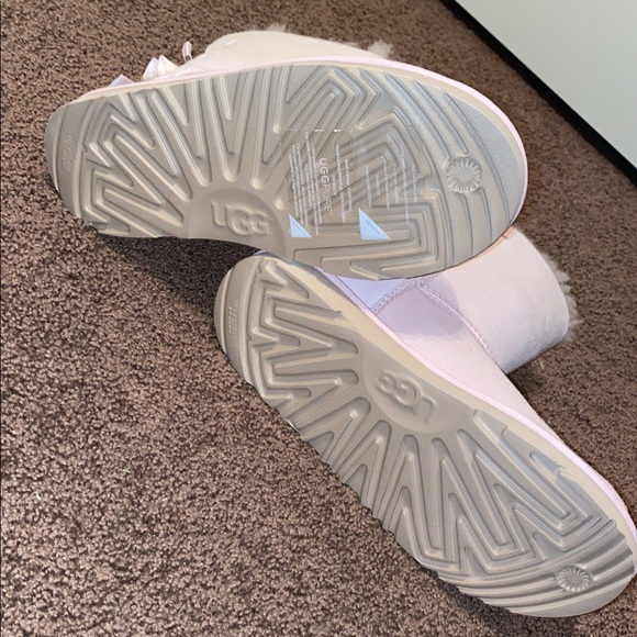 Ugg Big Kid size 6 - Picture 3 of 6